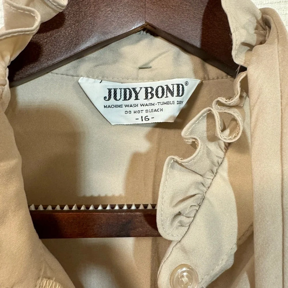 Vintage Sixties JUDY BOND Womens Sz 16 Tan Long Sleeve Nylon Secretary Blouse - Picture 3 of 3